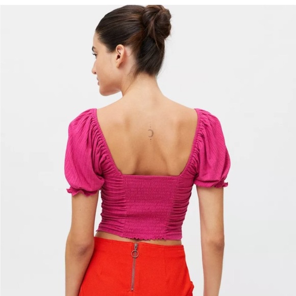 Urban Outfitters “Vienna” pointelle puff sleeve crop top size XS - Picture 2 of 8